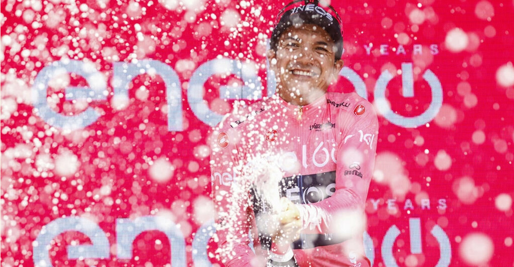 ¡DÍA 14 DE COMPETENCIA! Carapaz se viste con la ‘maglia rosa’ tras una etapa de locura en el Giro