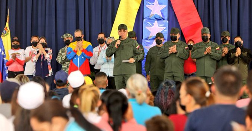 ¡PLAN IDEOLÓGICO-POLÍTICO! Vladimir Padrino apuesta por una fusión civil y militar en Venezuela