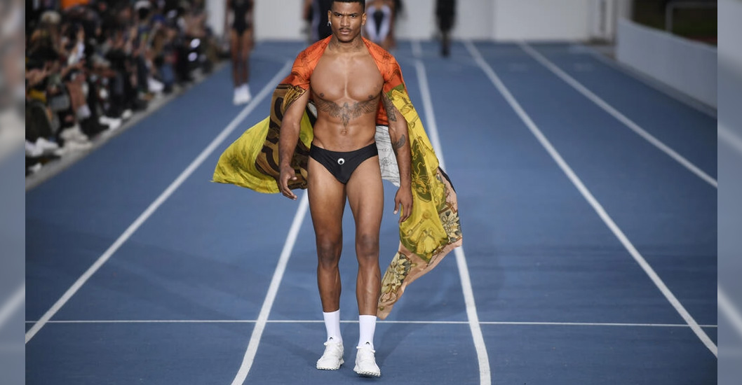 ¡PISTA PARA LOS DISEÑOS! La moda masculina exhibió músculo en la Fashion Week de París