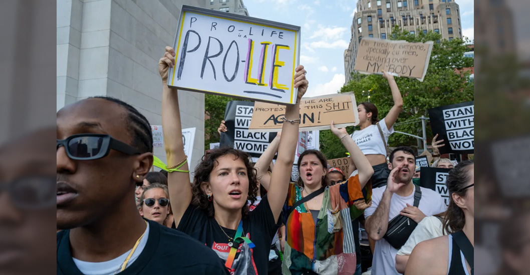 ¡LA GRAN MANZANA MOVILIZADA! Decenas de personas arrestadas en Manhattan tras manifestaciones por fallo sobre el aborto