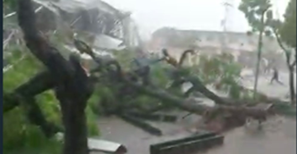 ¡LO QUE EL VIENTO SE LLEVÓ! Reportan severos daños materiales en la Cañada de Urdaneta tras fuerte ventarrones  (+VIDEO)